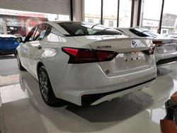 نيسان ألتيما